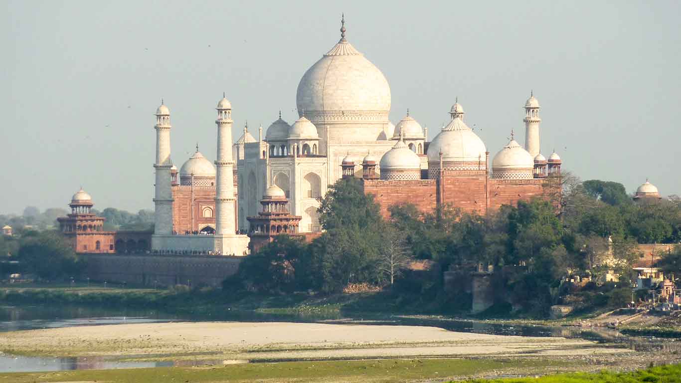 The Taj Mahal - World's Most Alluring Monument