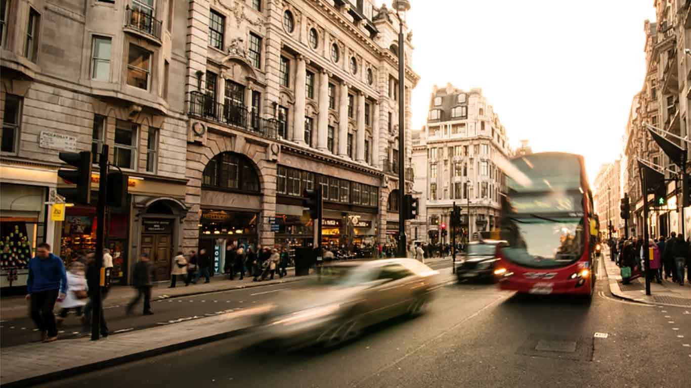 london-transport-street-scene